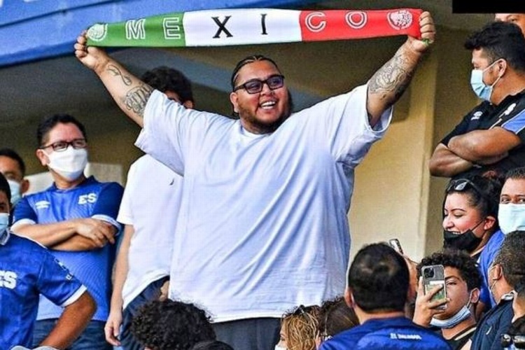'Bendito' entre salvadoreños, el fan mexicano que causó sensación (FOTO)