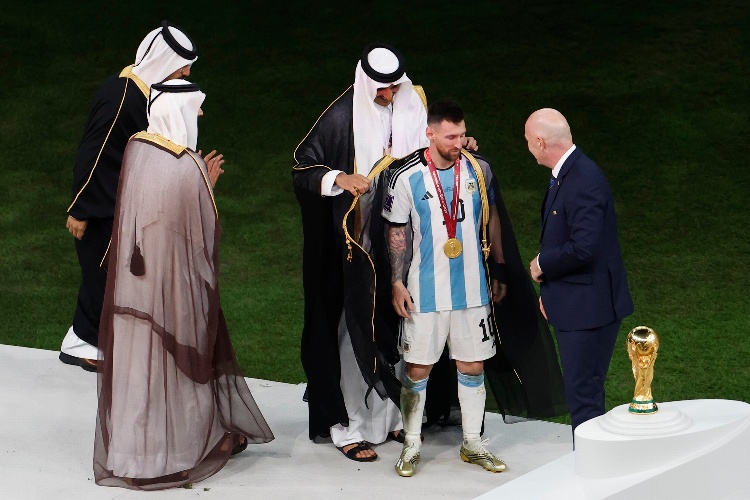 ¿Qué significa la vestimenta que le pusieron a Messi?