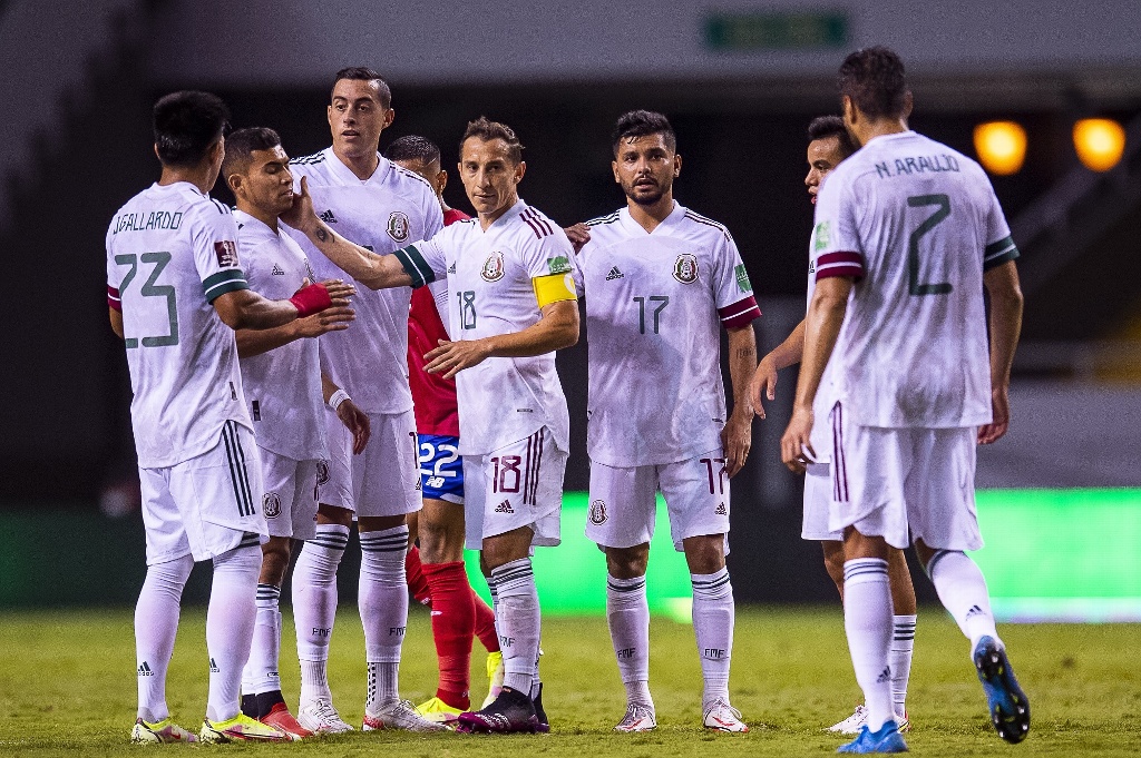 Con lo mínimo, México le pega a Costa Rica