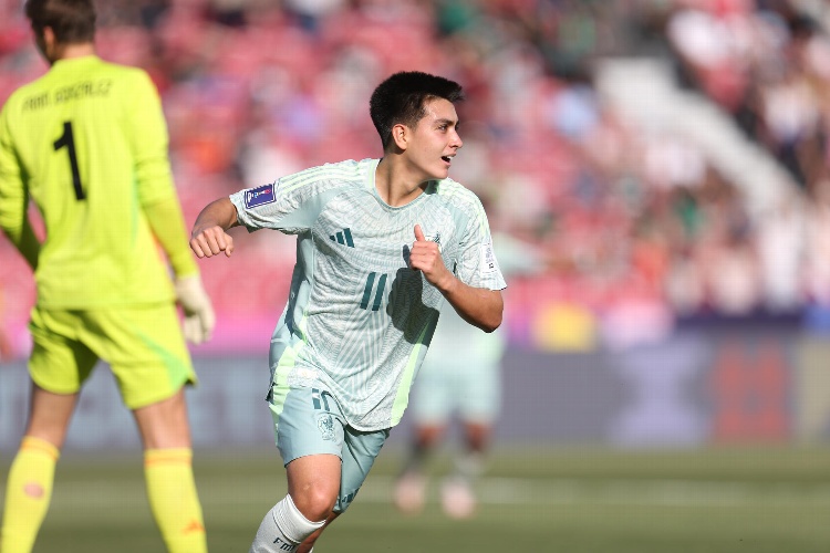 Golazo de Gilberto Mora vs España en el Mundial