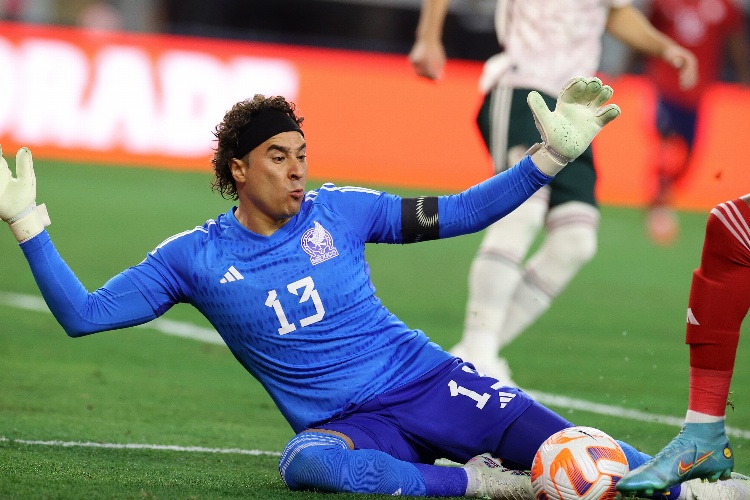 Peligra lugar de Memo Ochoa en el Mundial 2026, estas son las razones