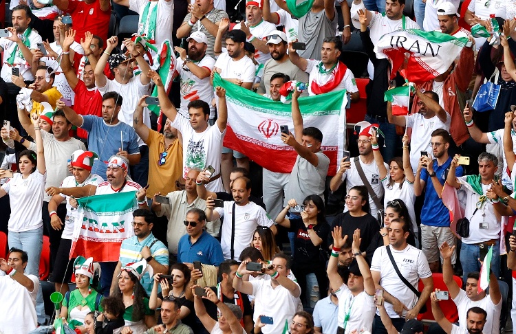 Fans de Irán explotan contra su gobierno tras perder vs Estados Unidos