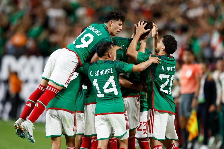 México brilla y se impone a Ghana 