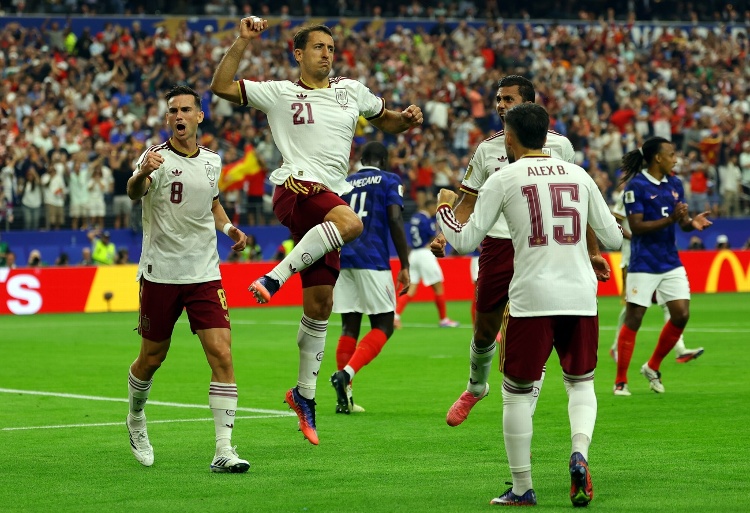 España pasa por encima de Francia y avanza a la final de la Copa del Mundo