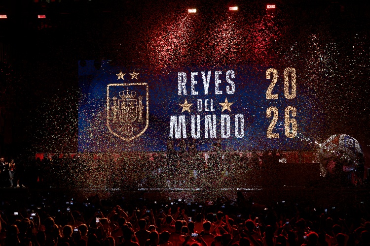 España celebra su segundo Mundial con una fiesta histórica en Madrid